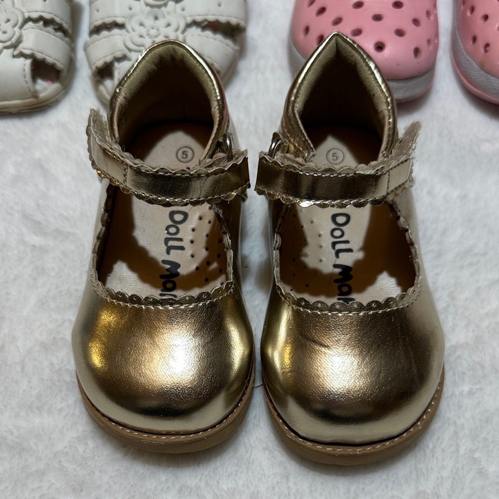 EUC lot of girls size 5 shoes, gold Mary Jane’s, fisherman sandal water shoe - Picture 2 of 6